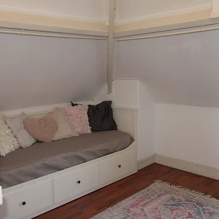 Beautiful Holiday Home By The Sea In Bergen * Bergen