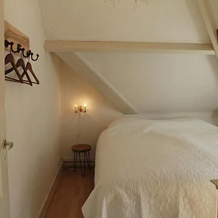 Beautiful Holiday Home By The Sea In Bergen Bergen
